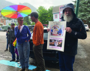 Drag Queen Story Hour draws protesters, supporters